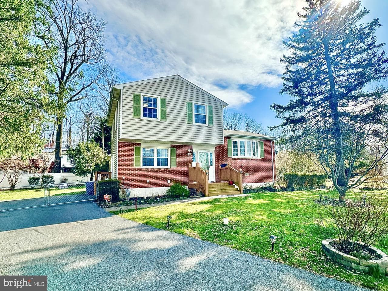 605 Zell Court photo 1