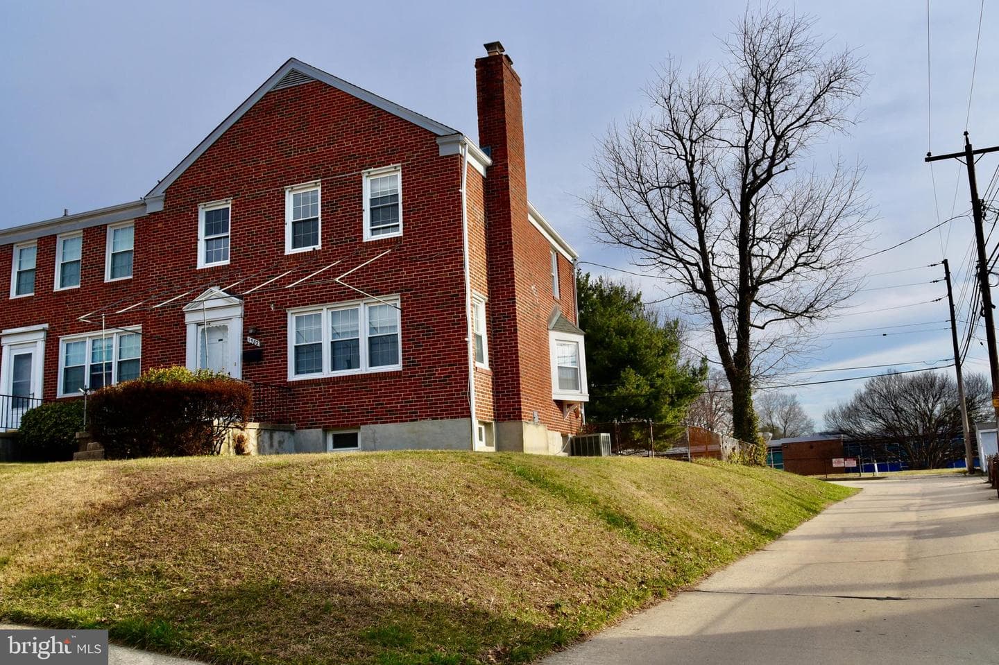 1582 Cottage Lane photo 1