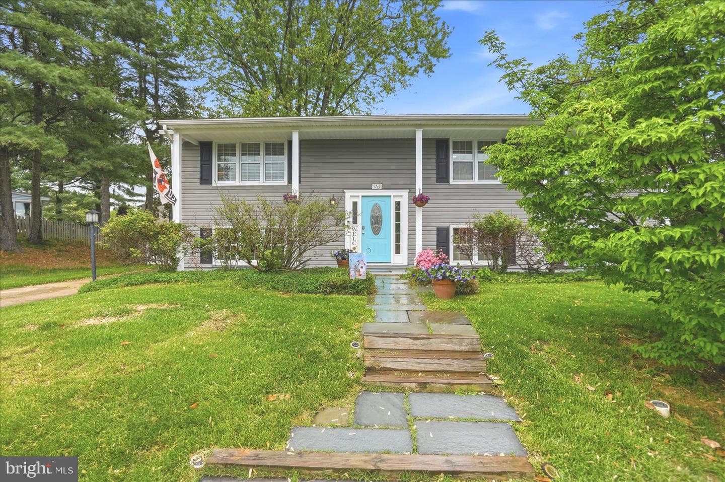 1802 Leadburn Road photo 1