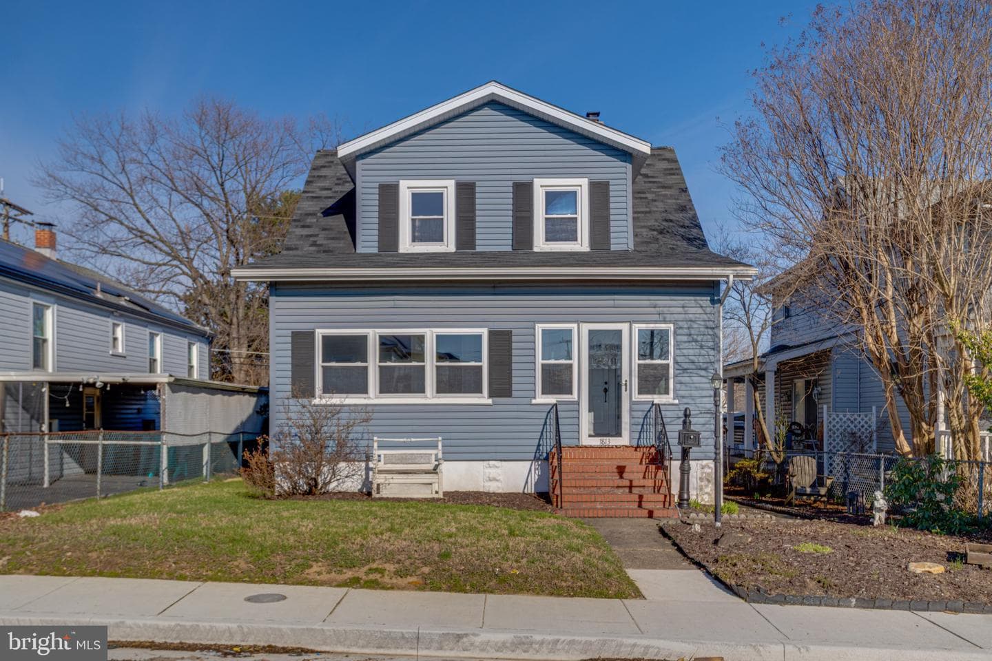 1813 Portship Road photo 1