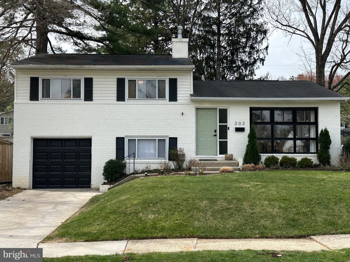 303 Galway Road