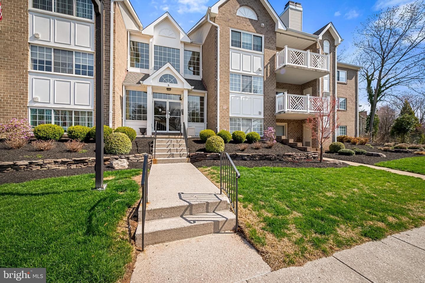 8 Bandon Court #204 photo 1