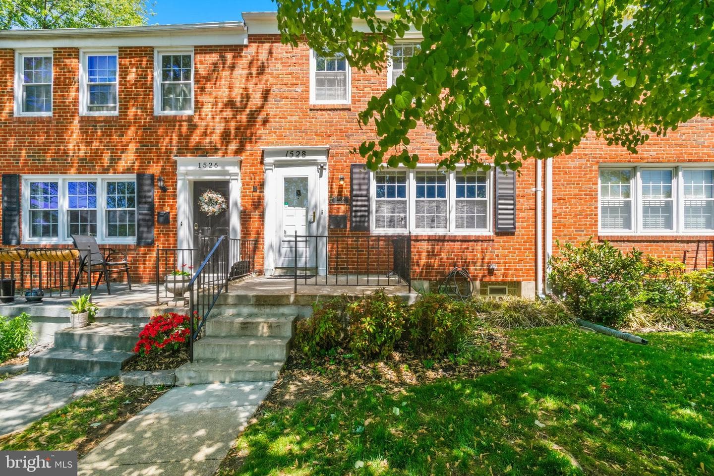 1528 Cottage Lane