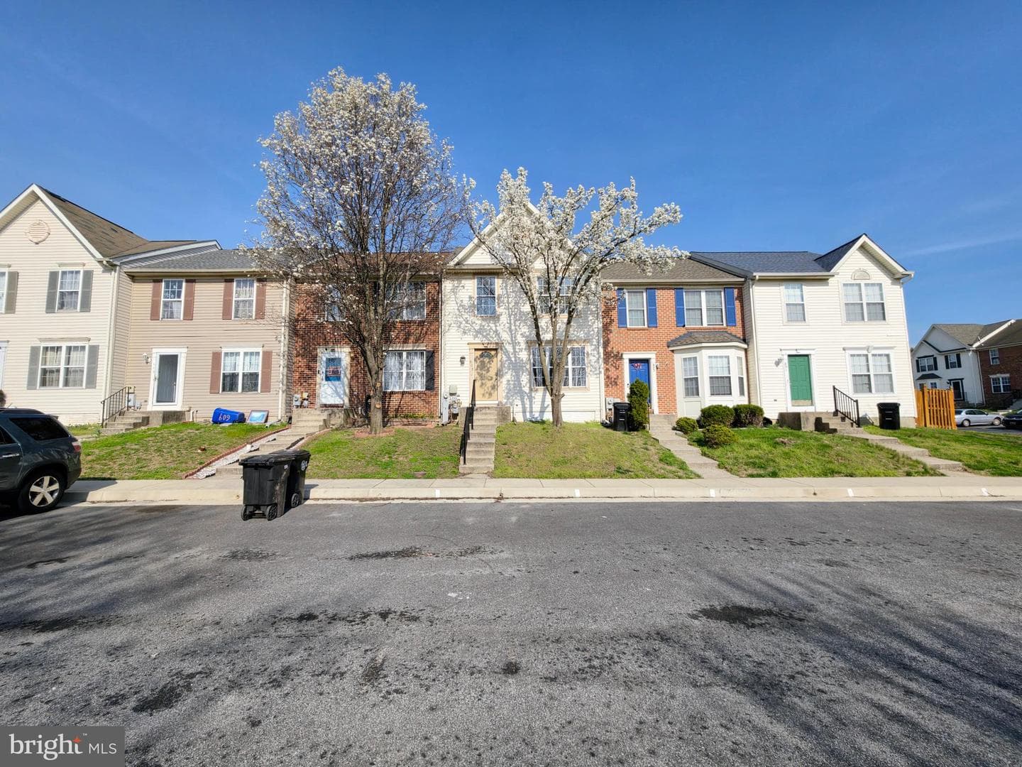 605 Villager Circle