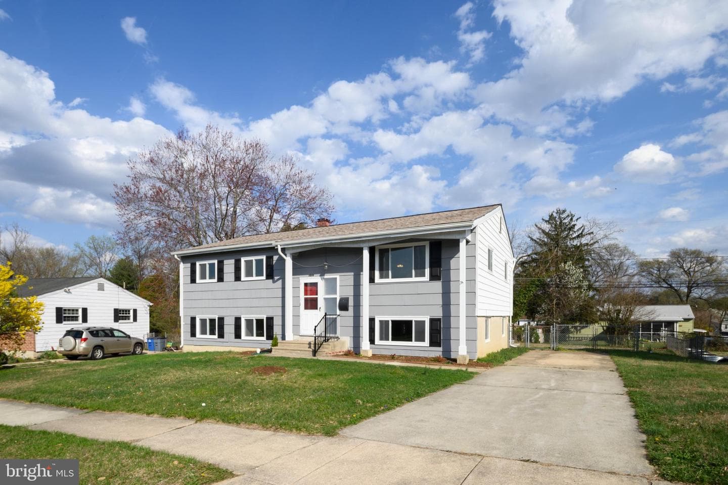 1219 Redcliffe