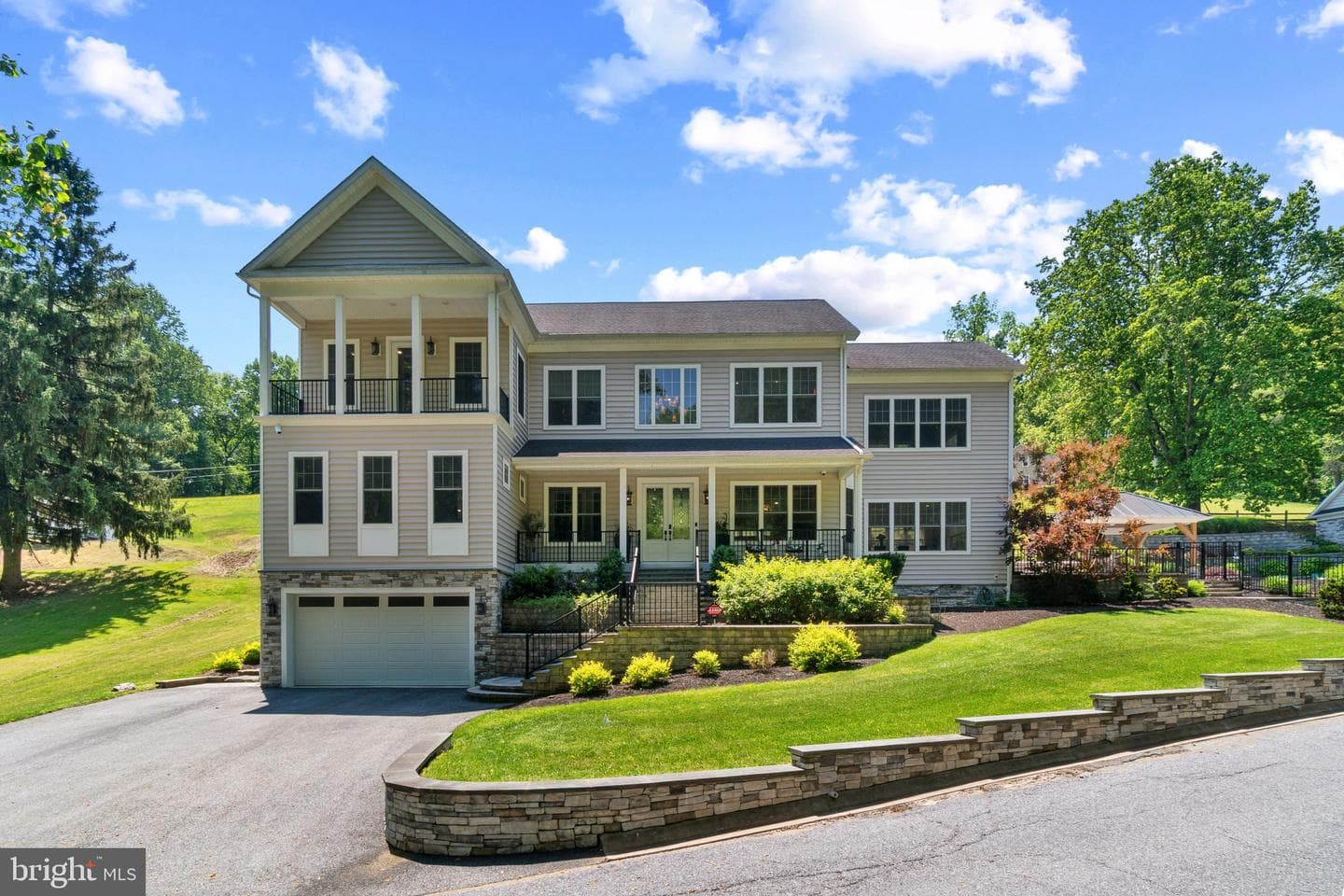 10907 Hollow Road