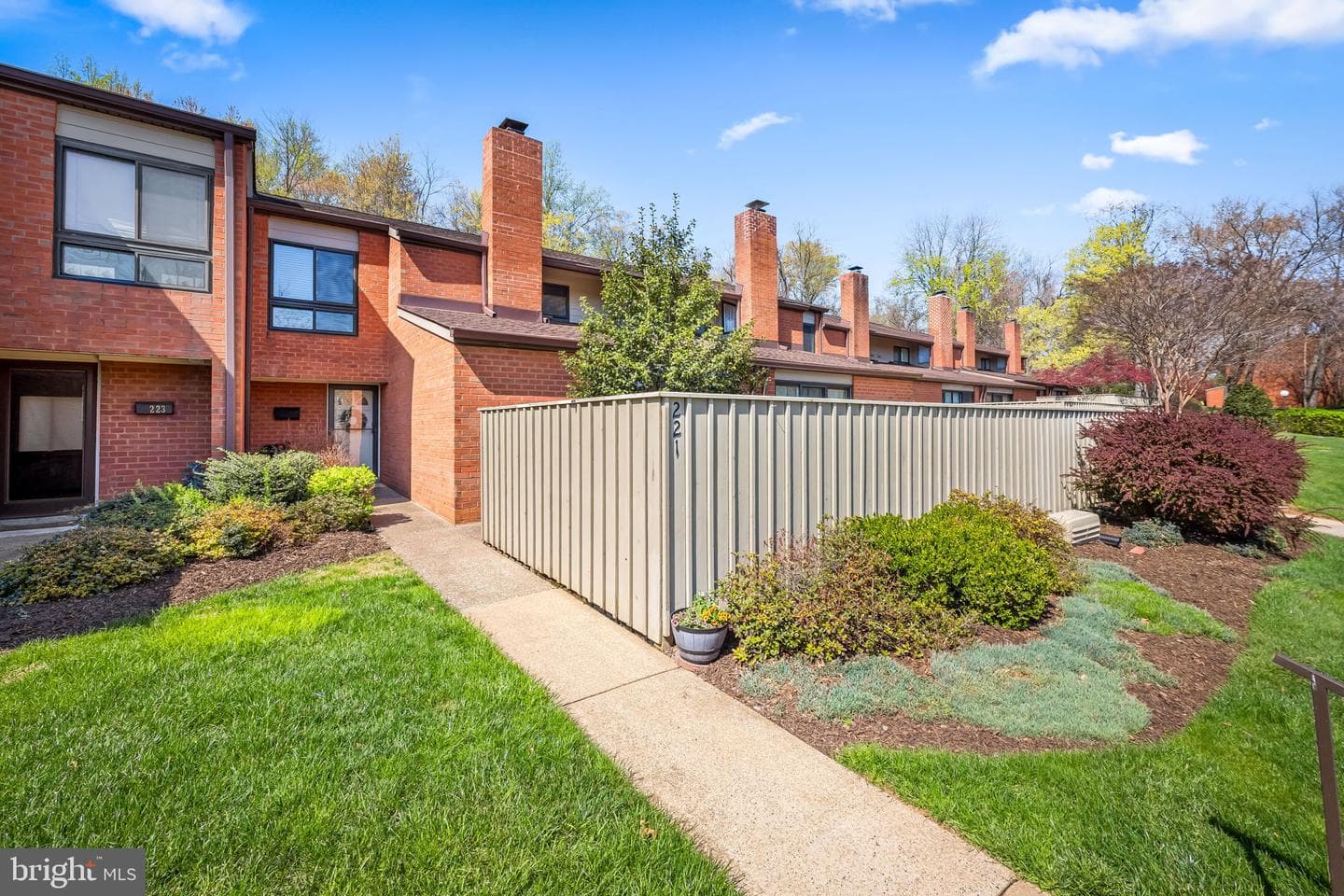 221 Deer Fox Lane photo 1