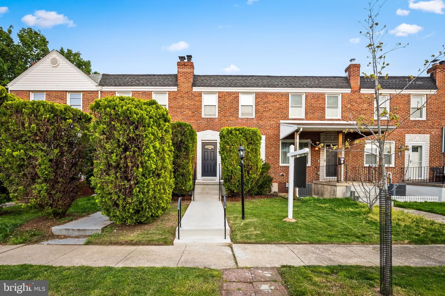 1817 Dunmere Road photo 1