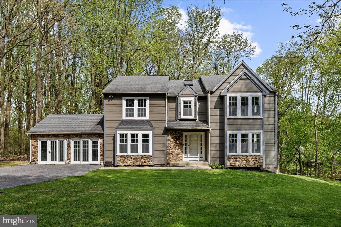 3904 Thoroughbred Lane