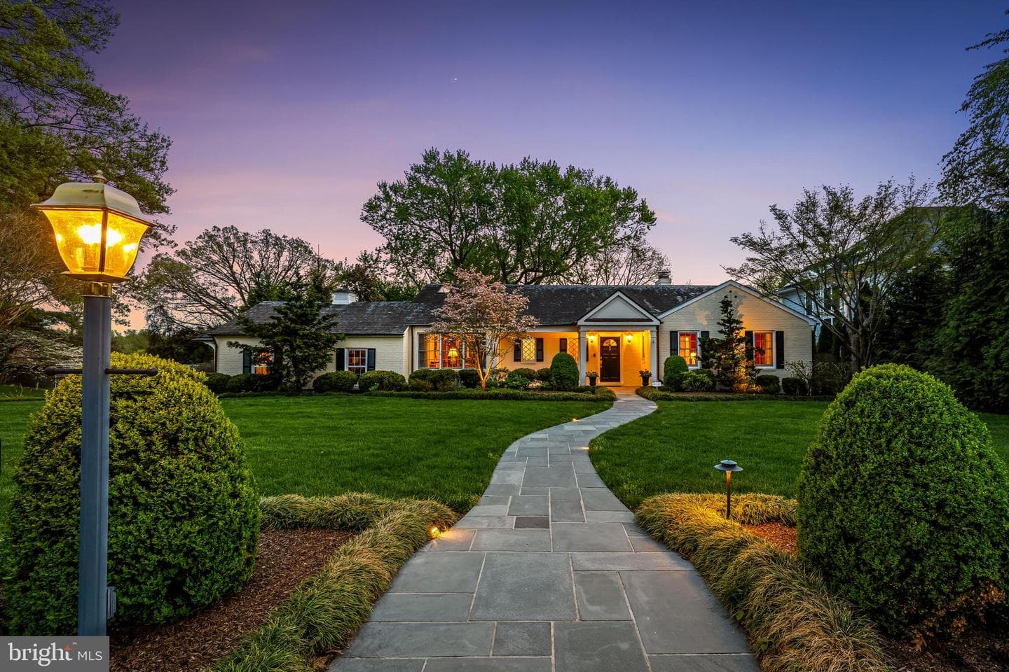 1001 W Wind Court