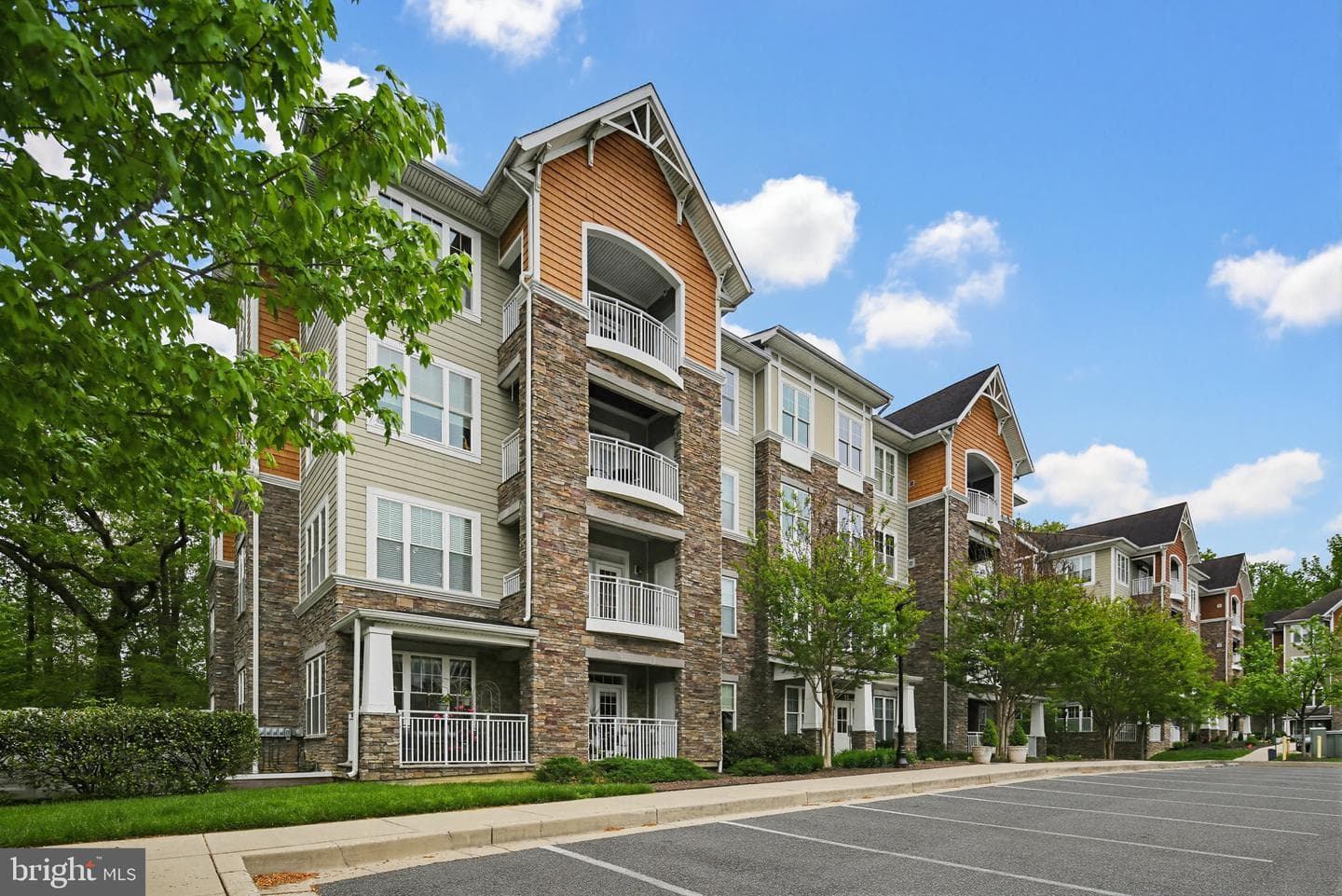 11 Clay Lodge Lane #403