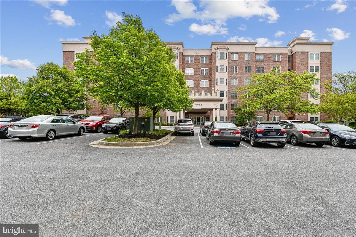 7902 Brynmor Court #101
