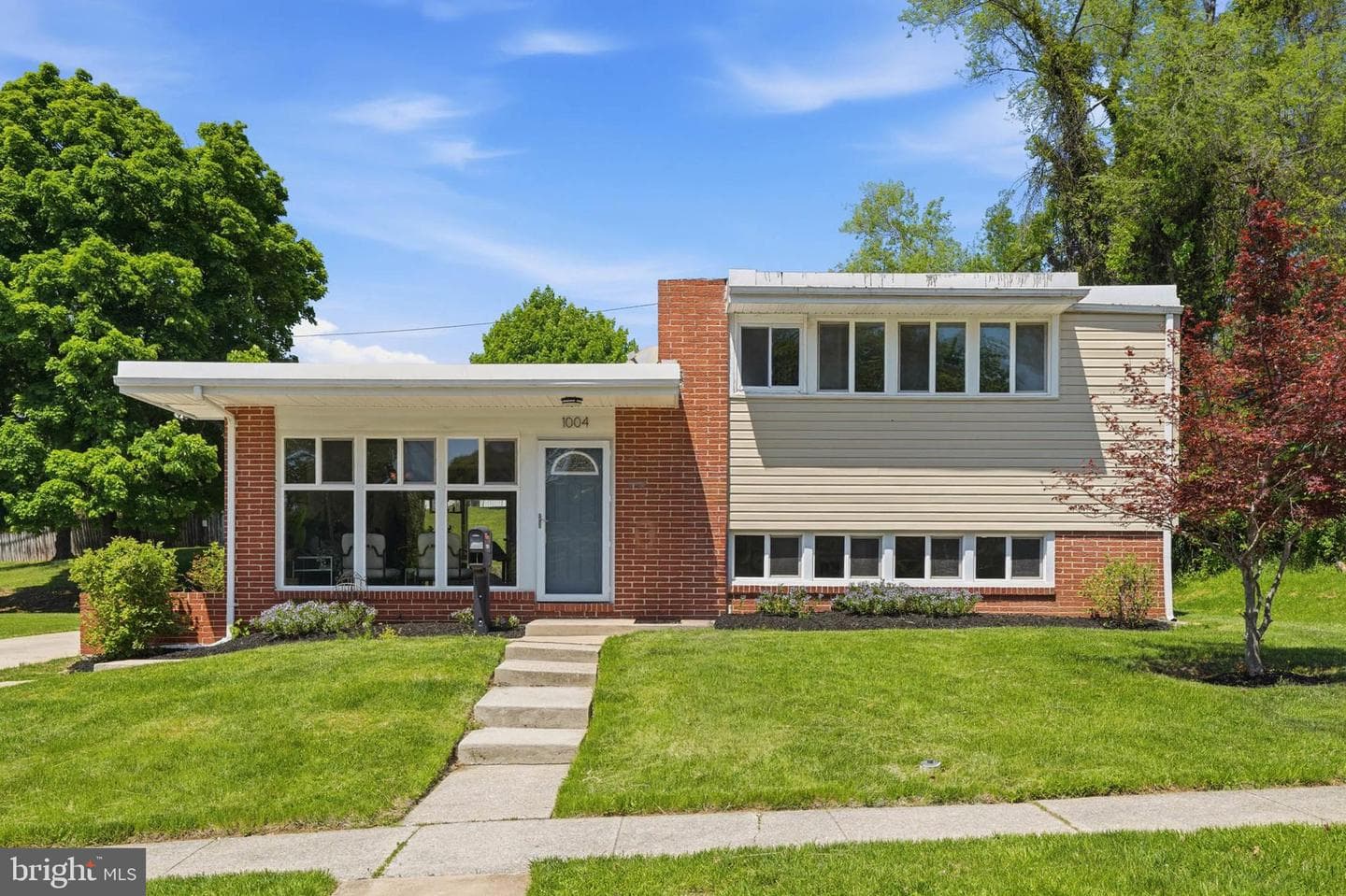 1004 Flagtree Lane