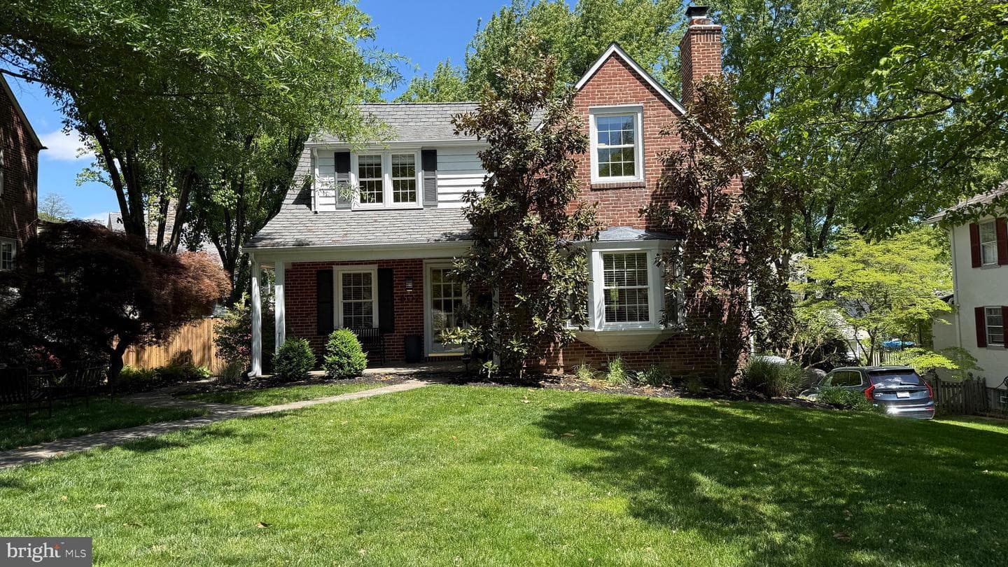 602 Kingston Road photo 1