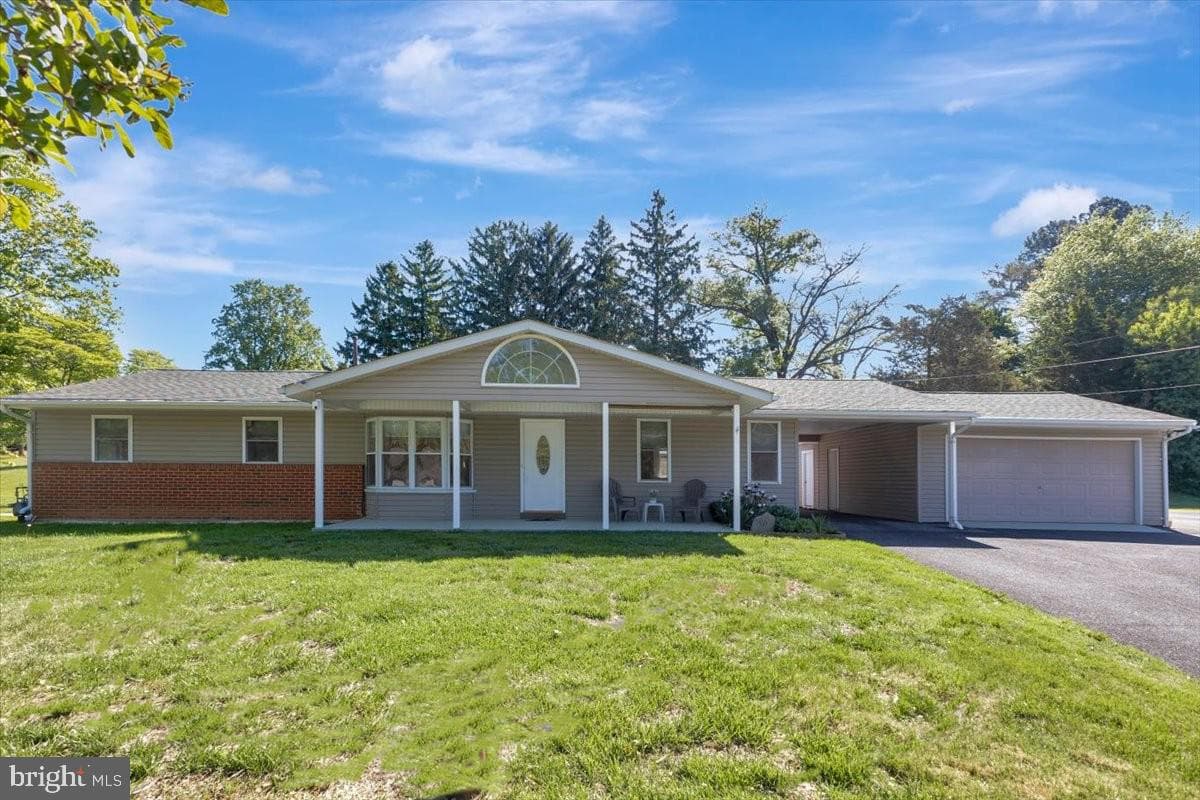101 Sunnyking Drive photo 1