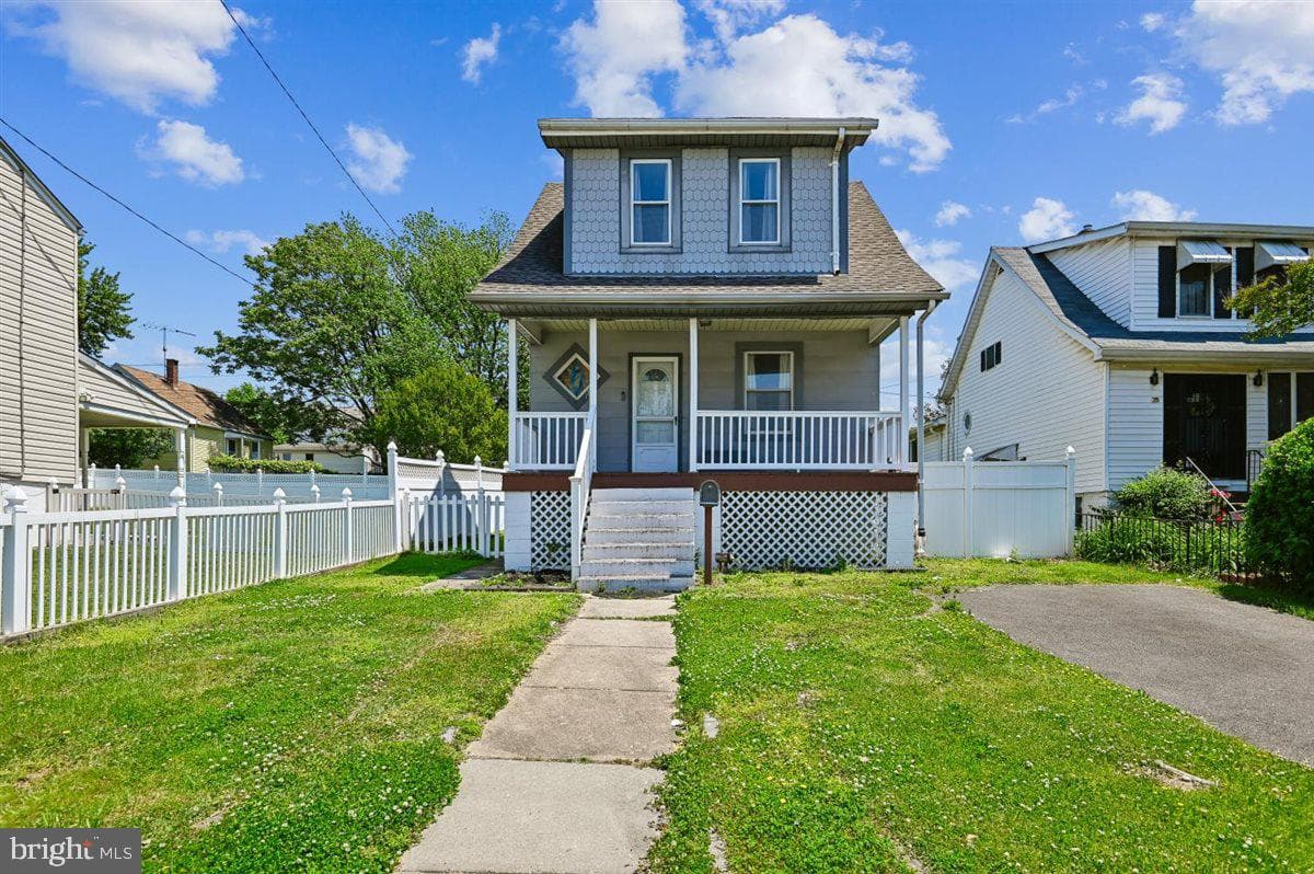 1817 Maxwell Ave