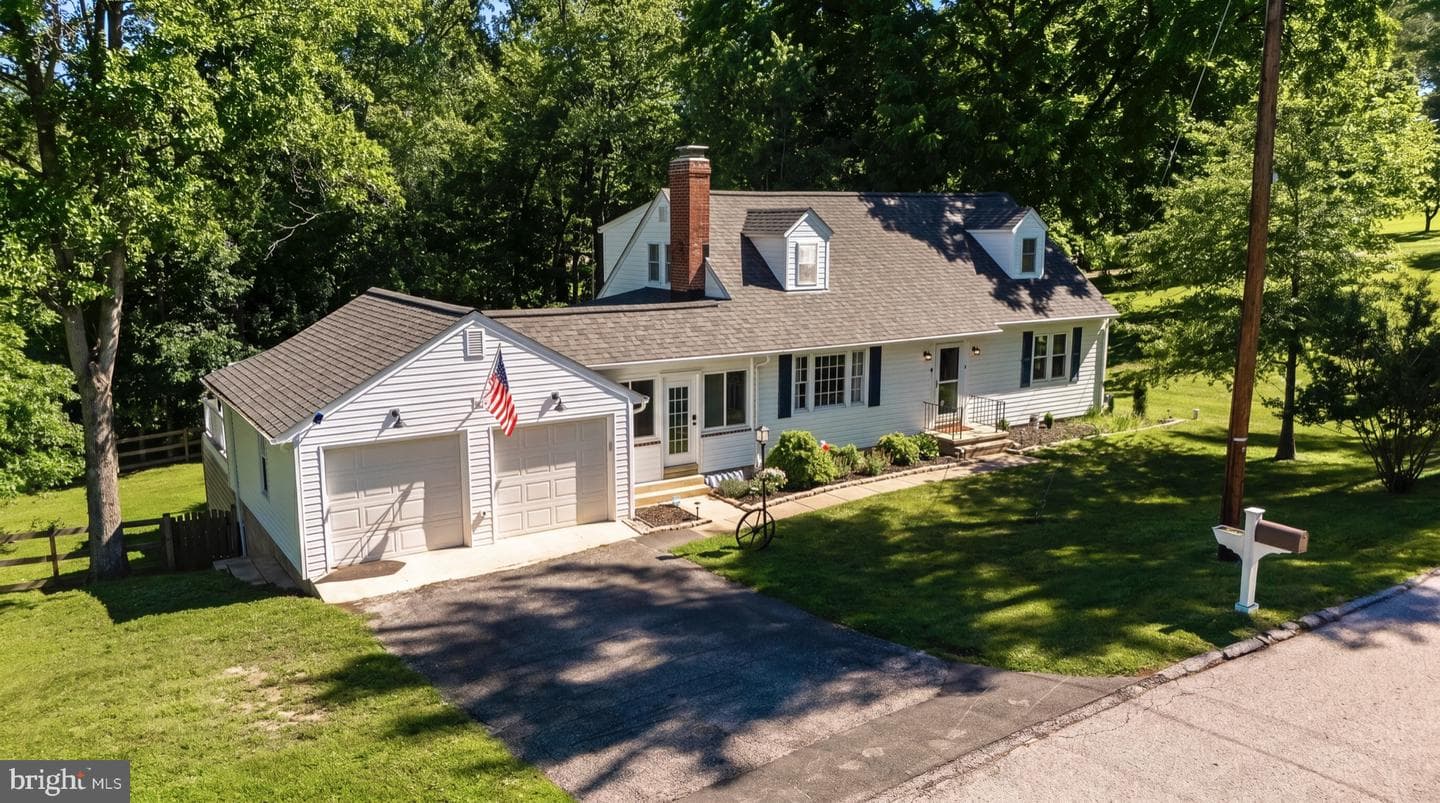 1102 Greenway Road