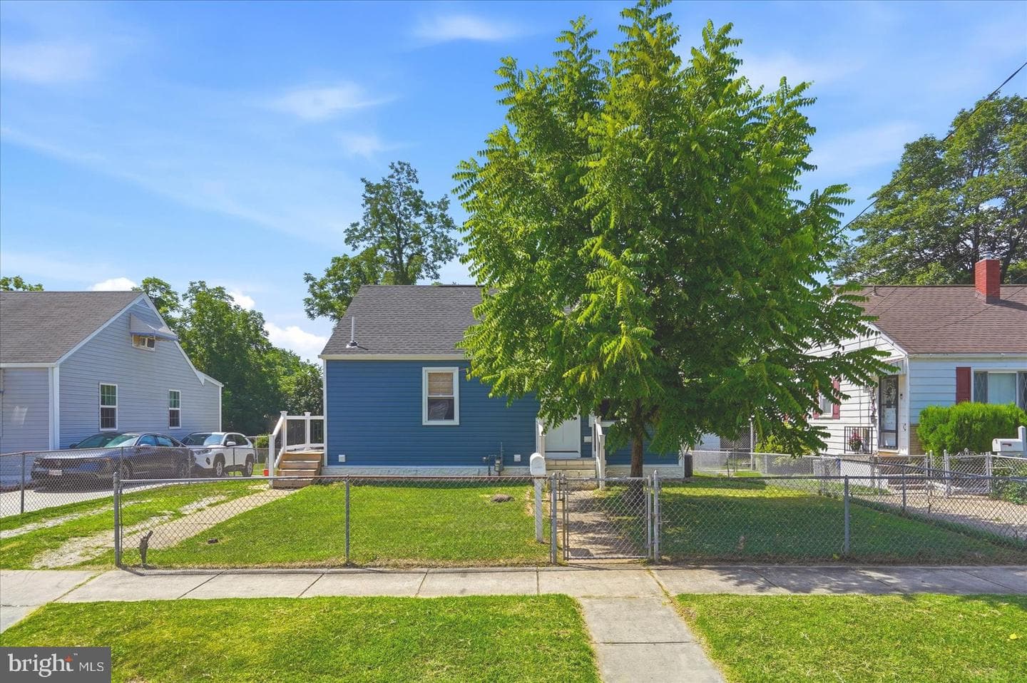 825 Martin Road photo 1