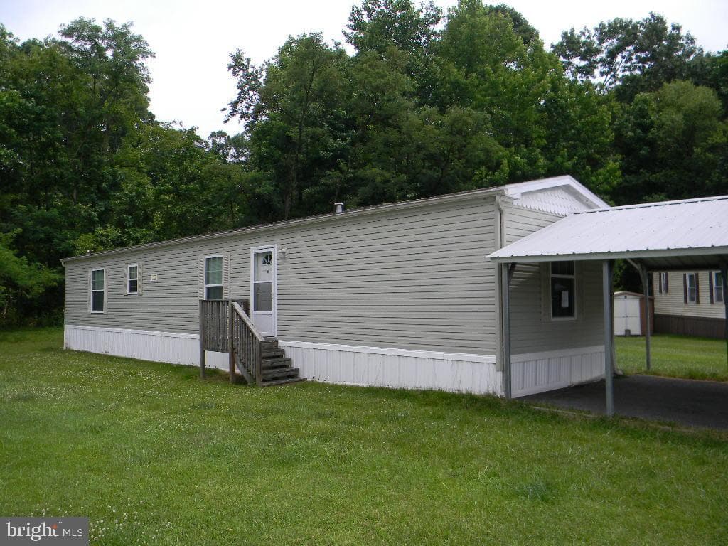 22 Tamarac Trail, Middle River
