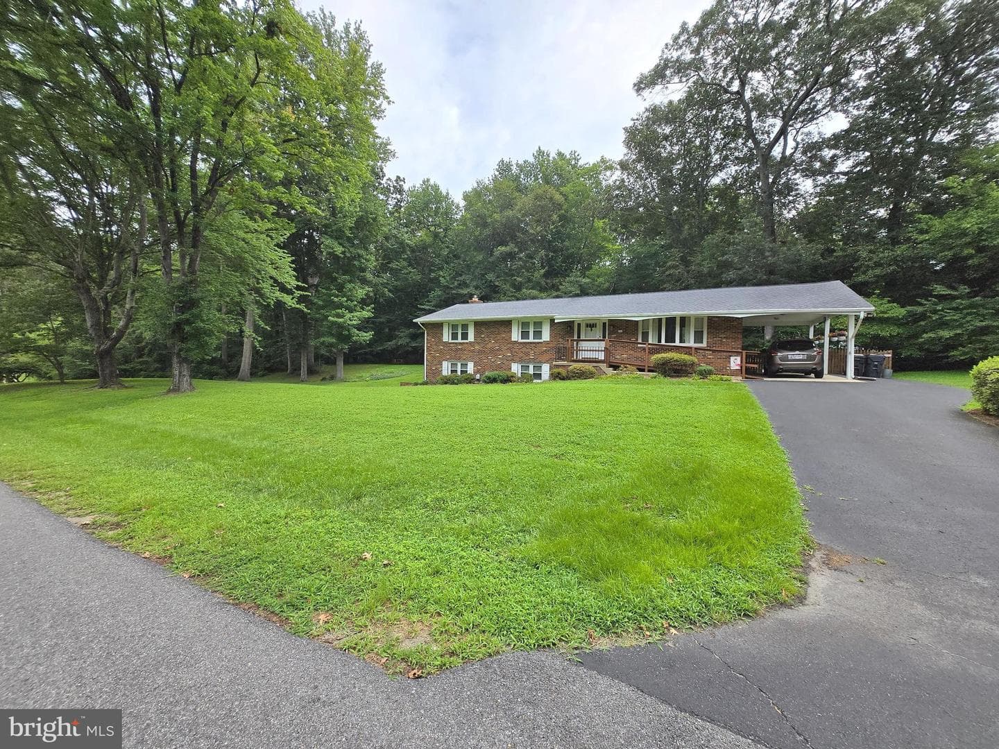 3908 Lakeside Court photo 1