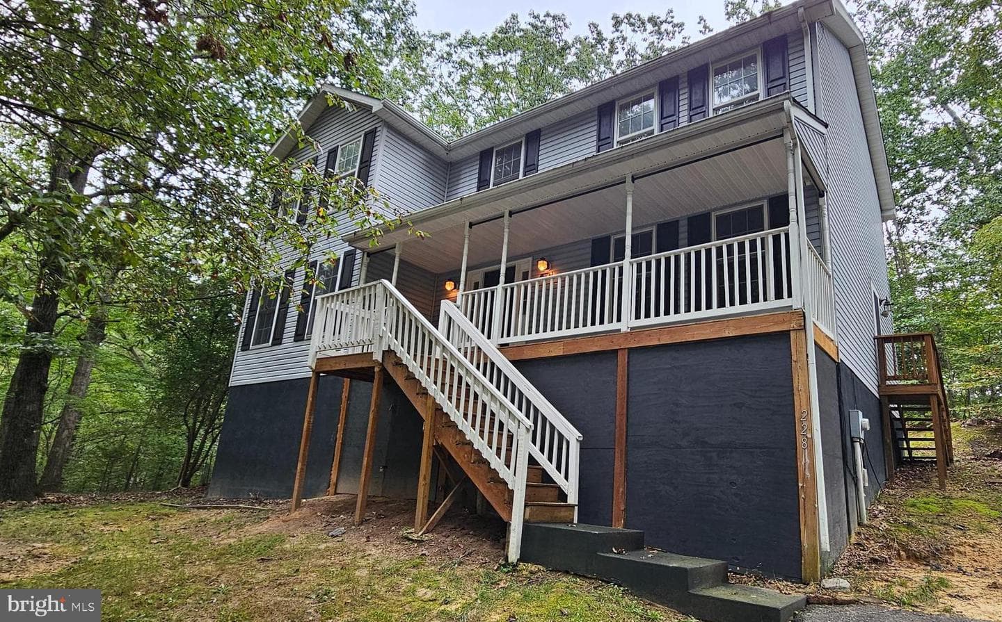 228 Thunderbird Drive photo 1