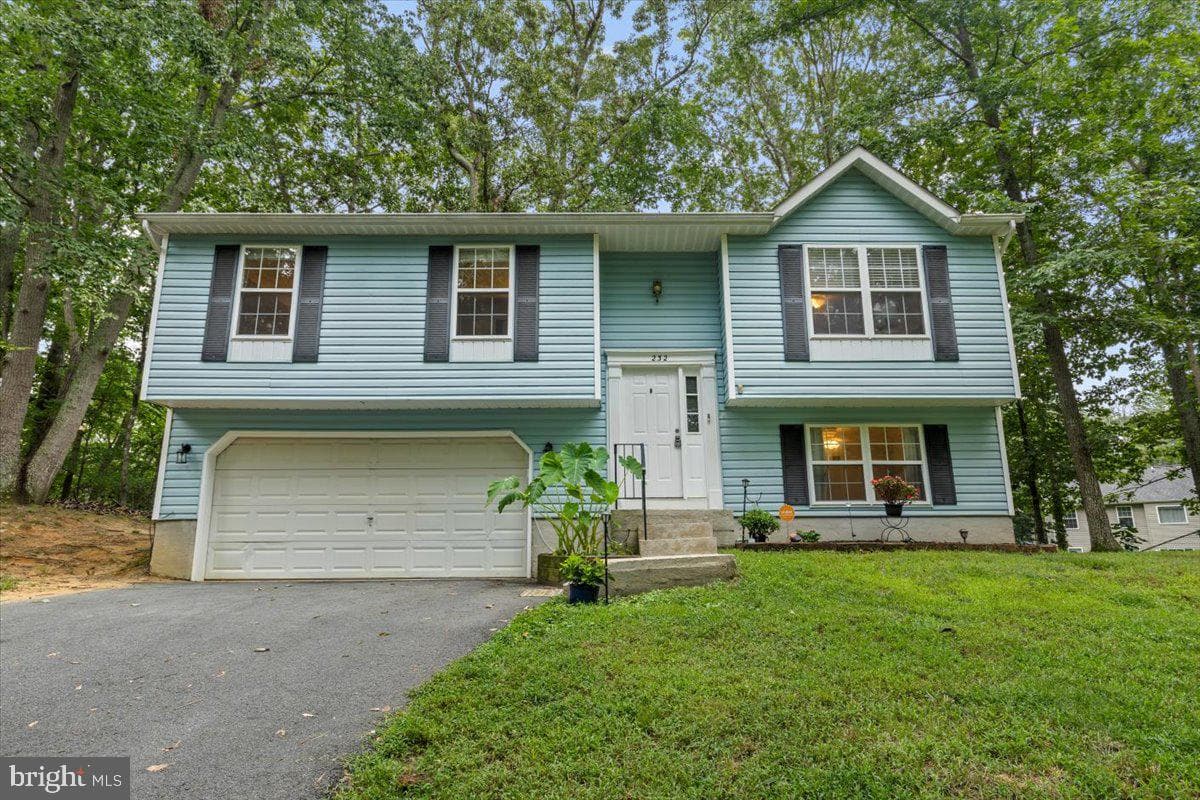 232 Thunderbird Drive photo 1