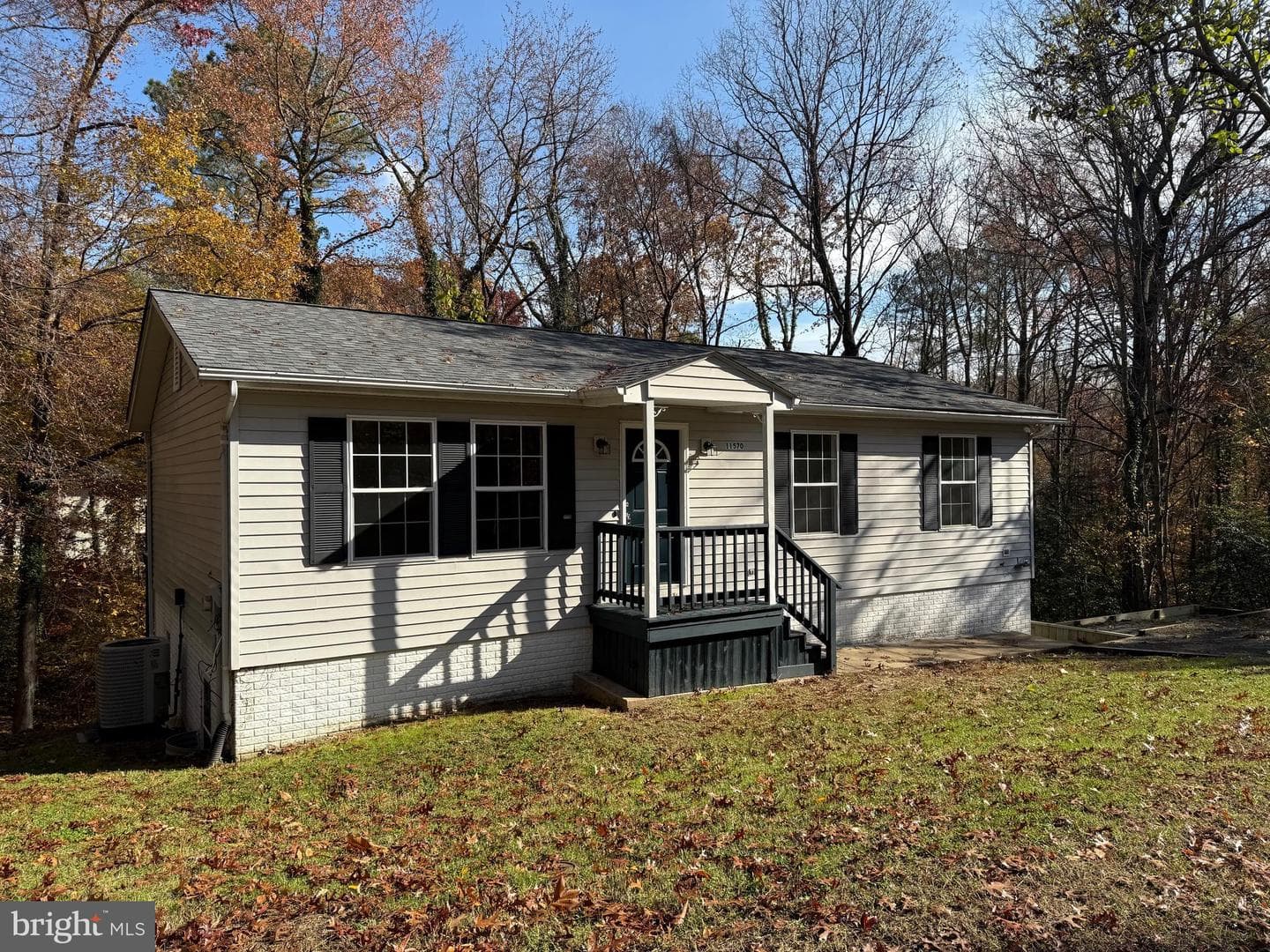 11570 Tomahawk Trail W photo 1