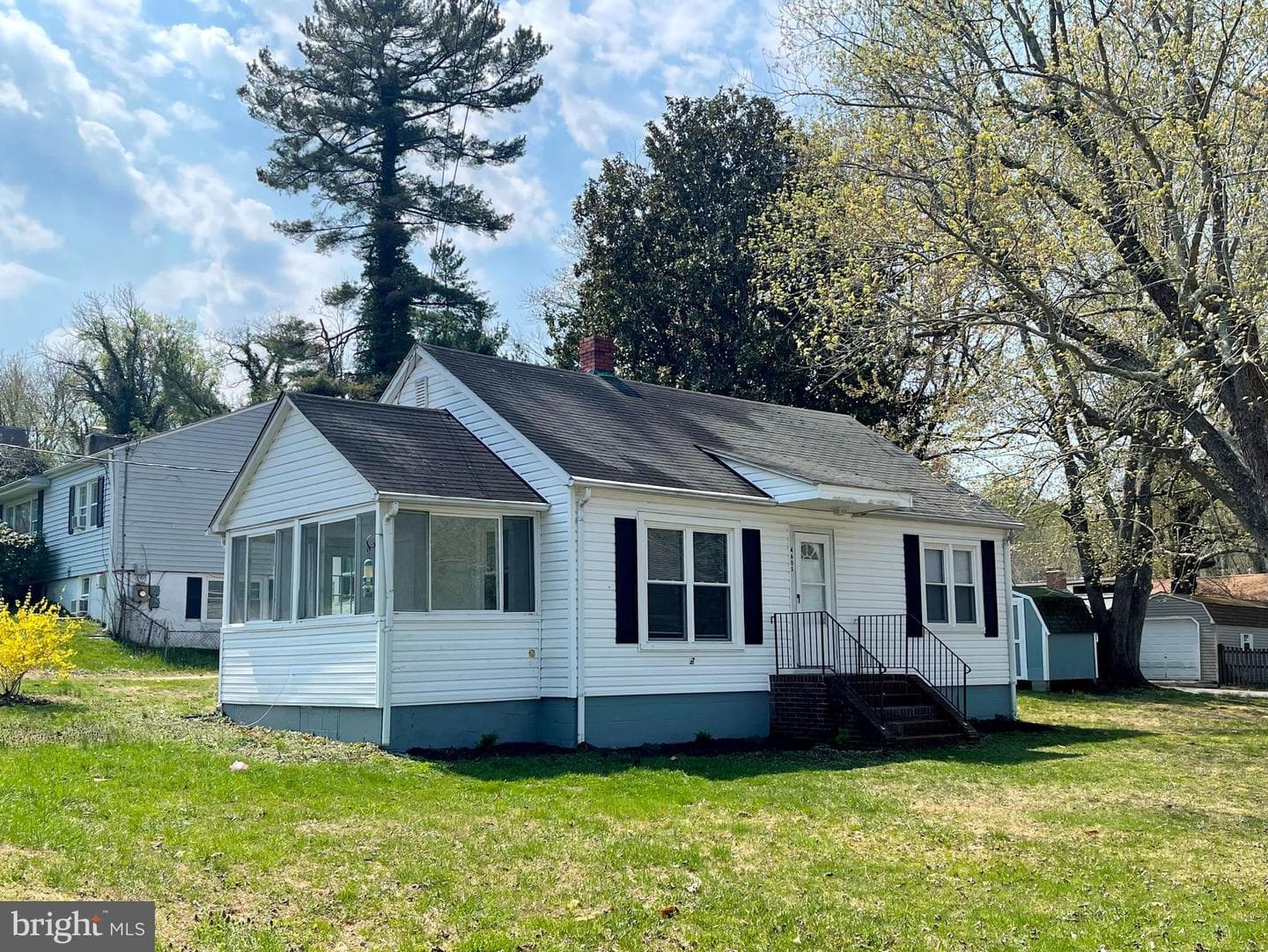 4605 Cummins Avenue