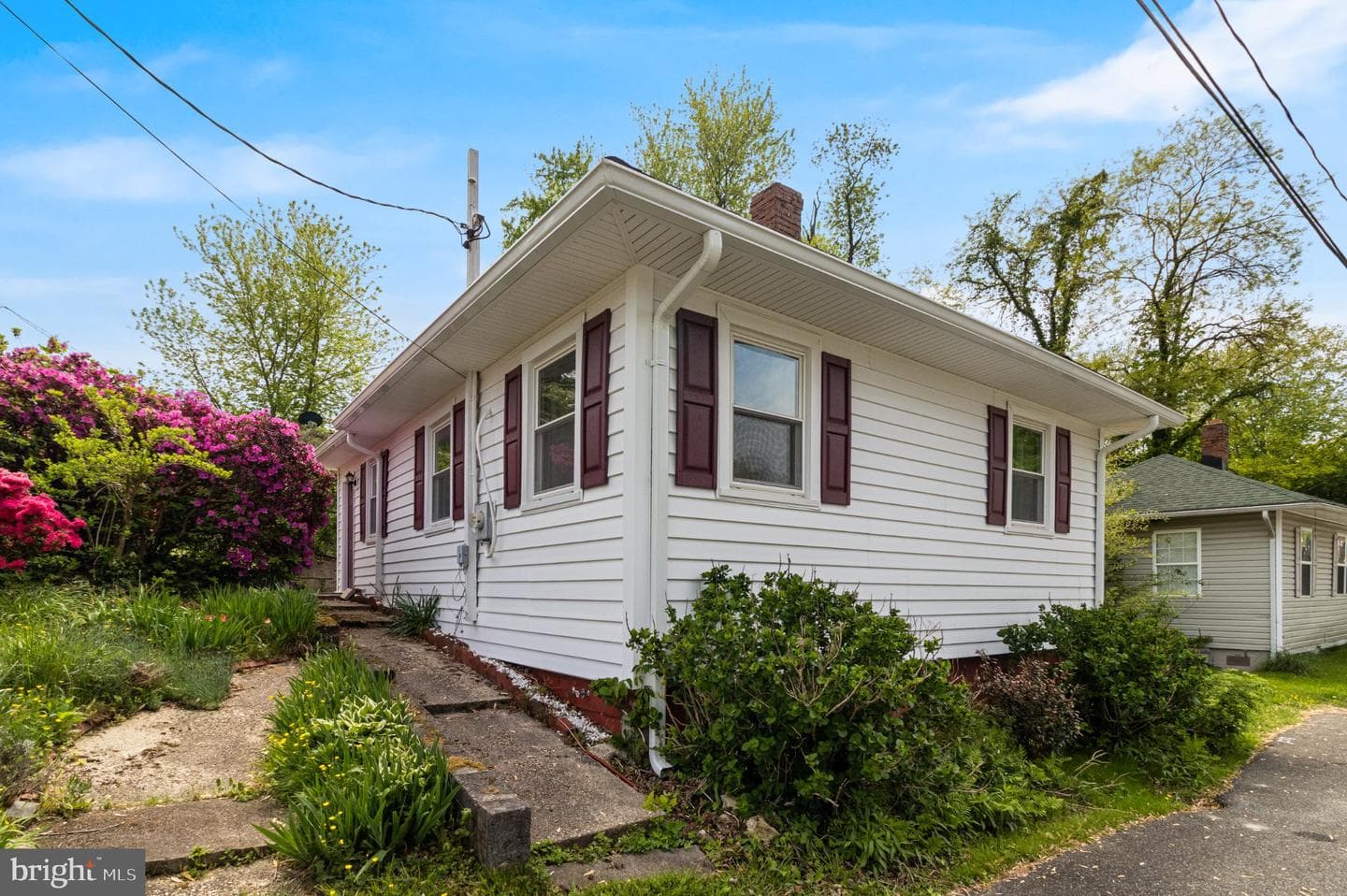 3925 Old Bayside