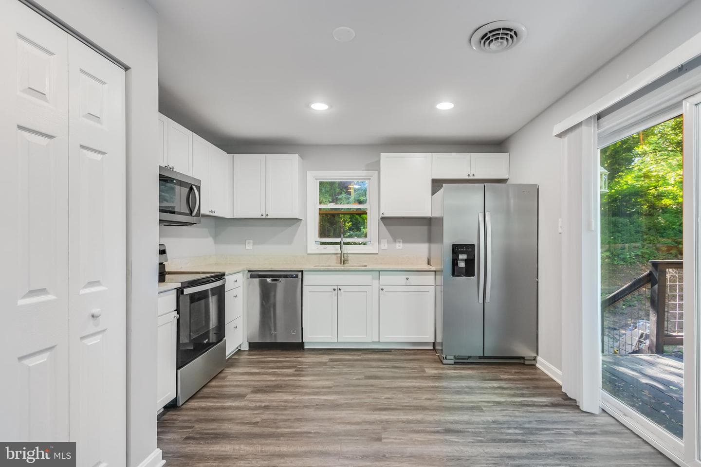 6114 2nd Street
