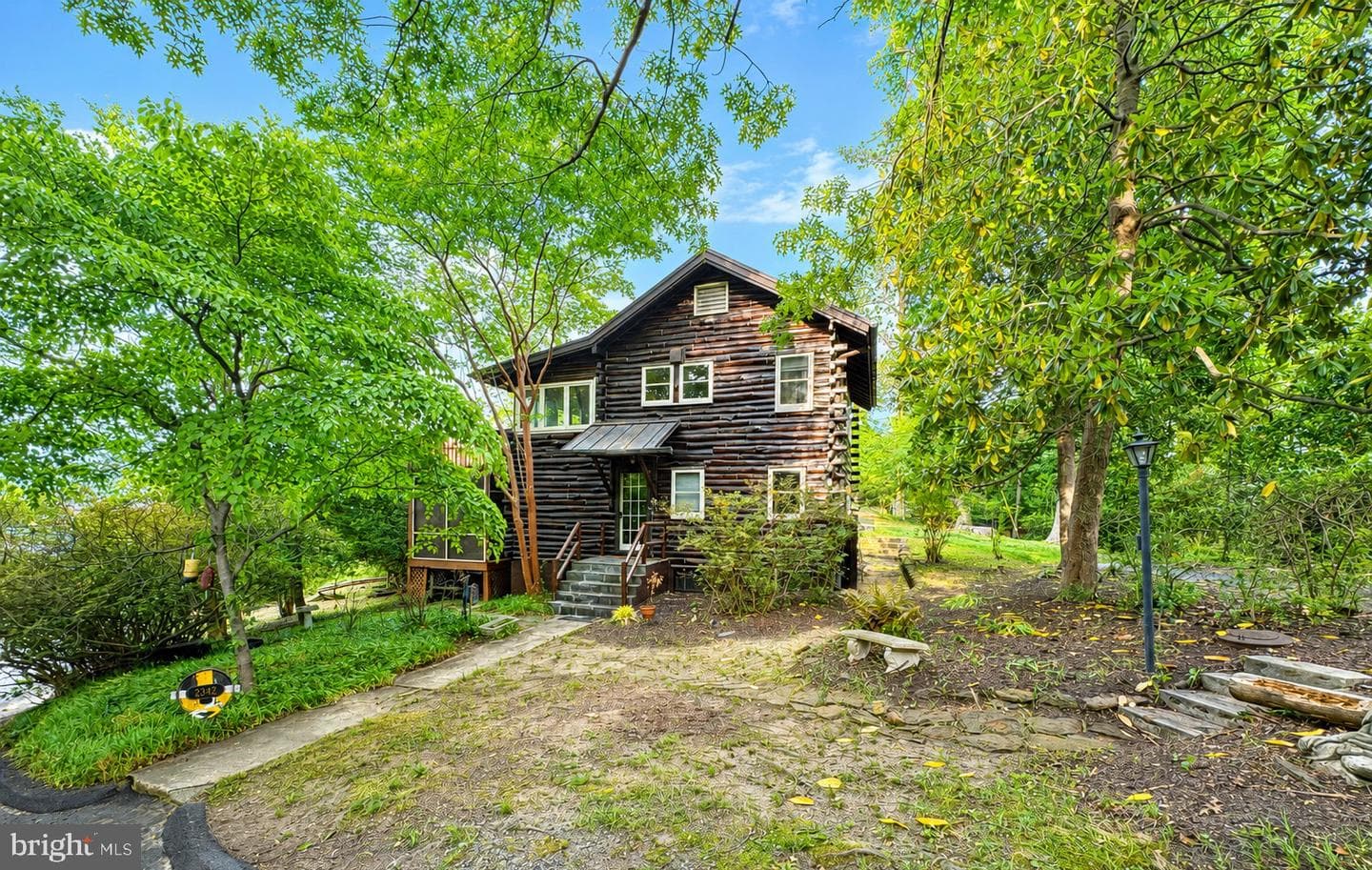 2342 Acacia Road photo 1