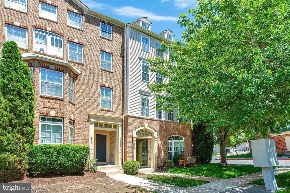 2225 Ivy Lane #11 photo 1