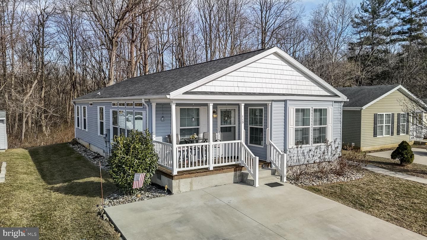 115 Curry Avenue photo 1