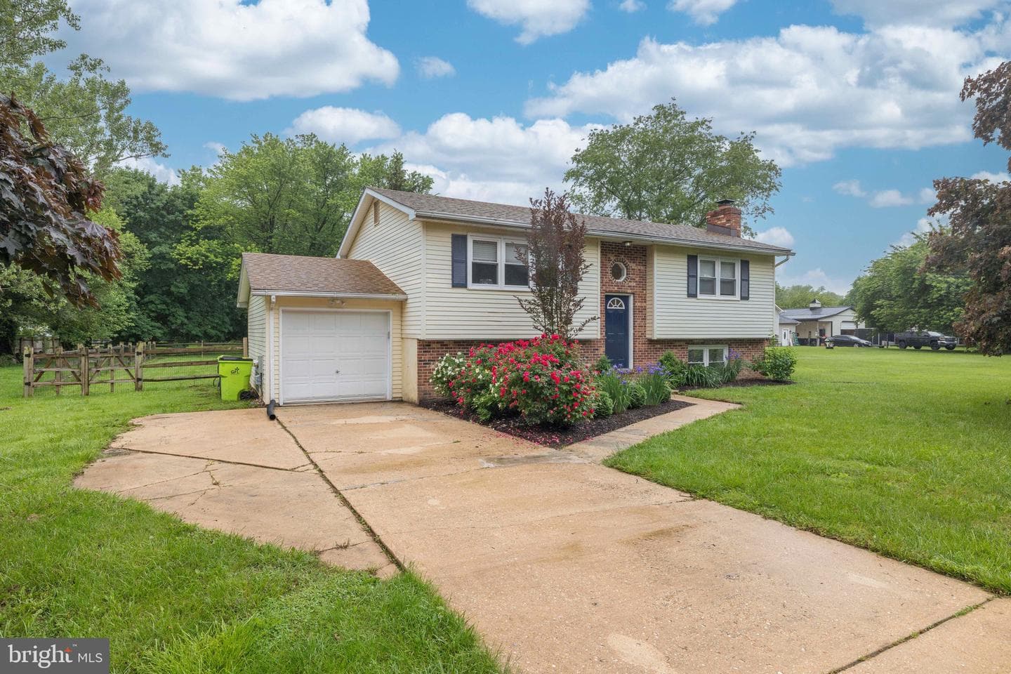 9 Augusta Drive photo 1