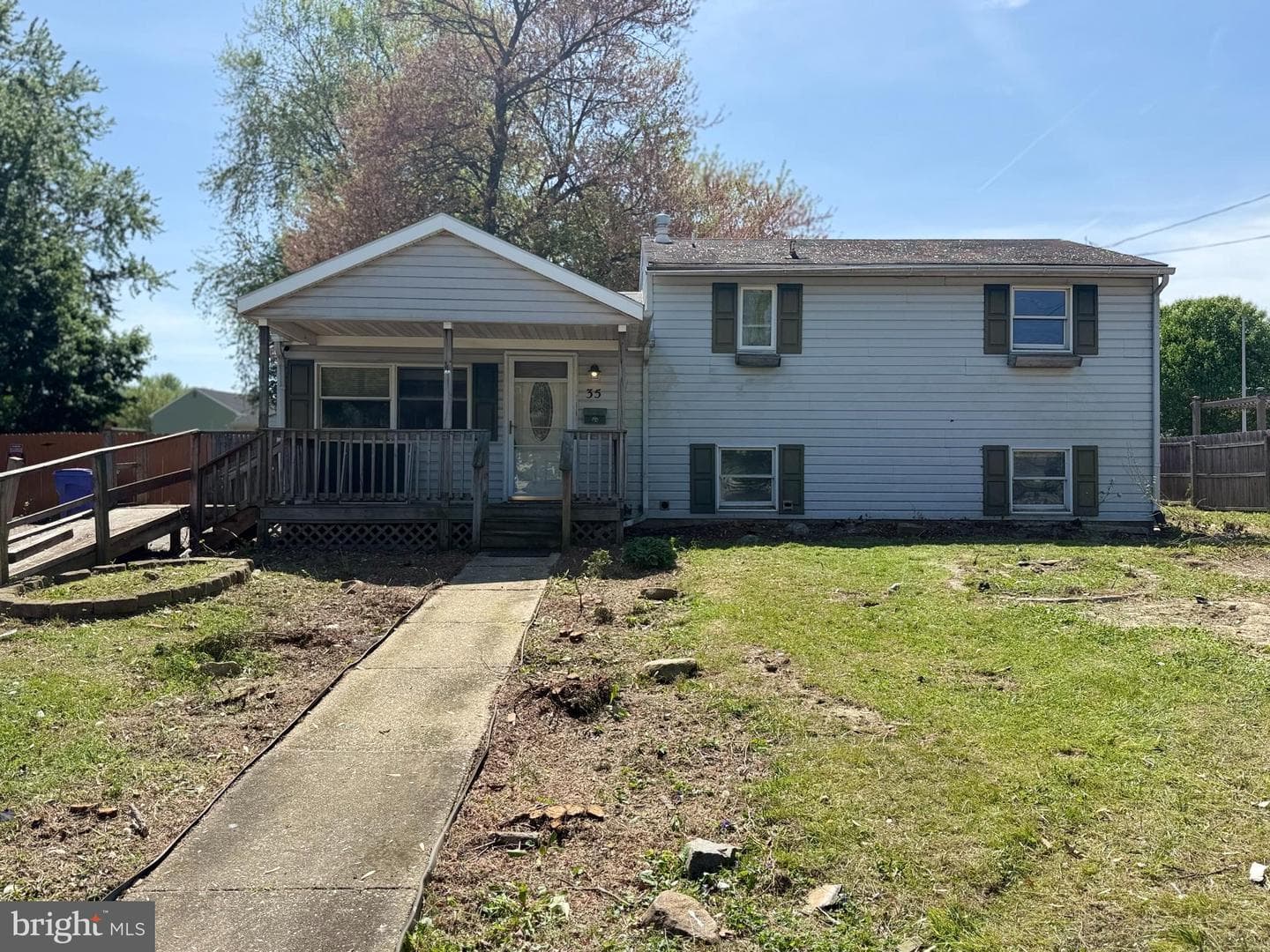 35 Chestnut Drive photo 1