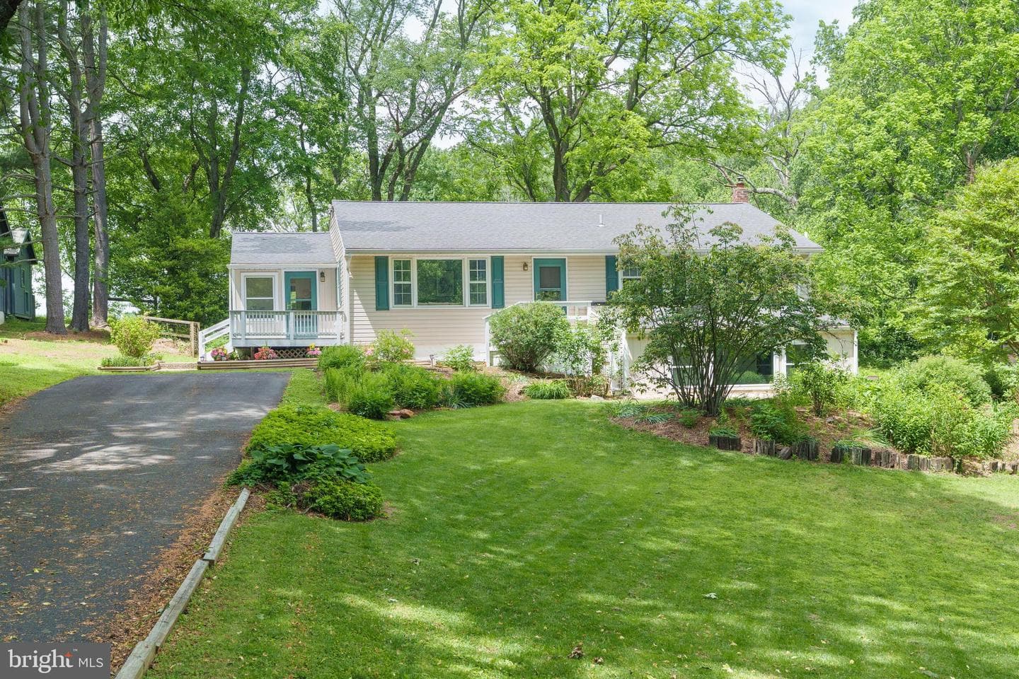 103 N Edgewood Drive photo 1
