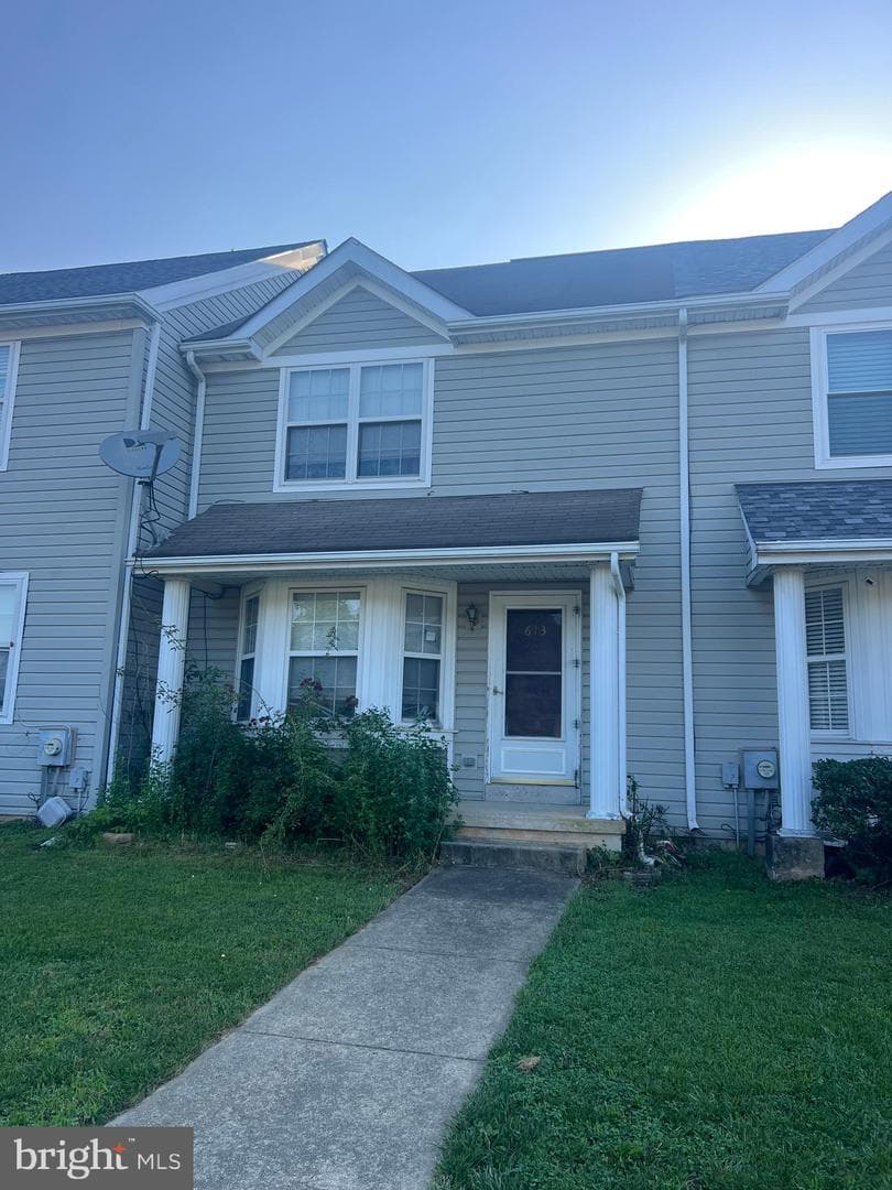 613 Buttonwoods Road photo 1