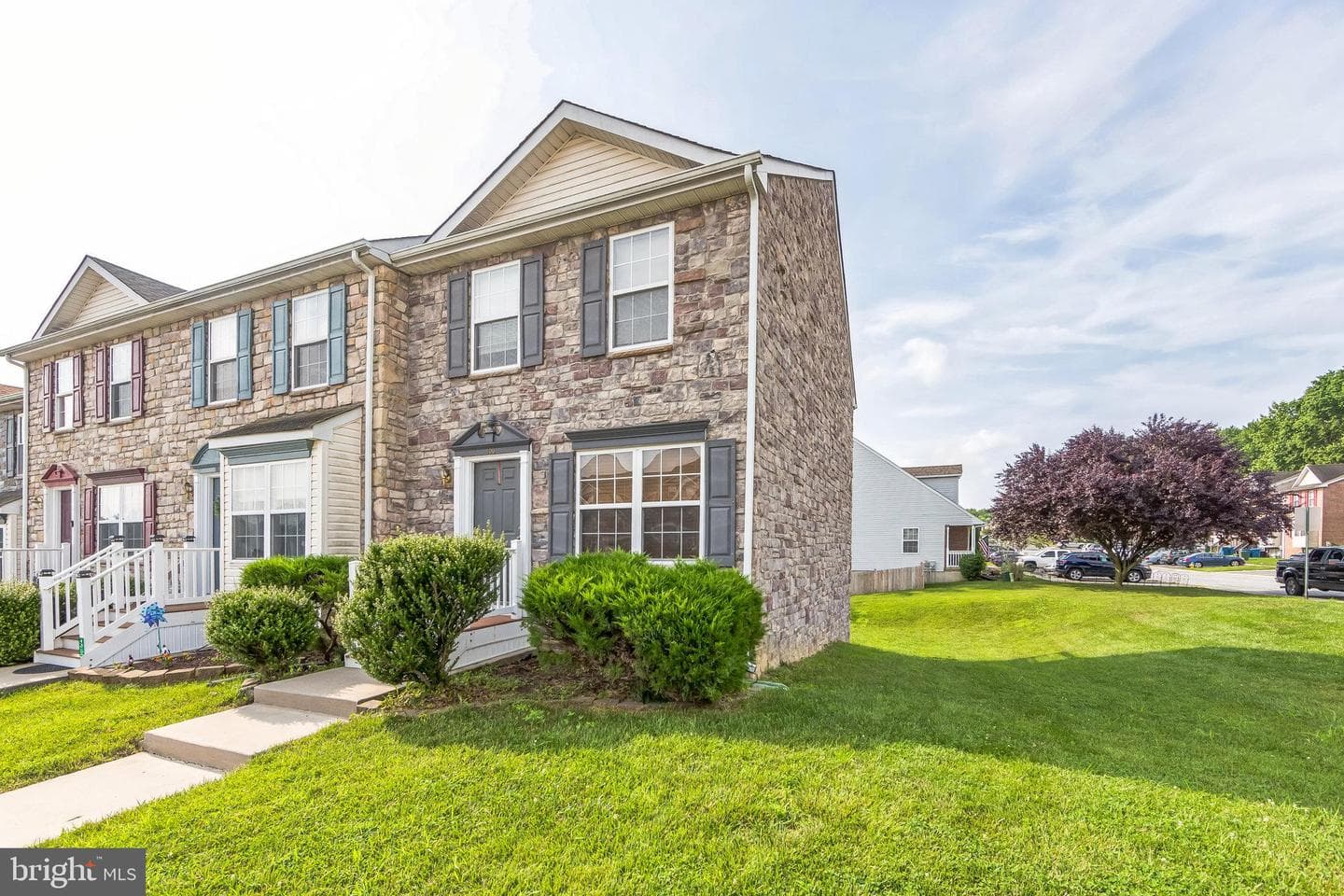 100 Vince Drive photo 1