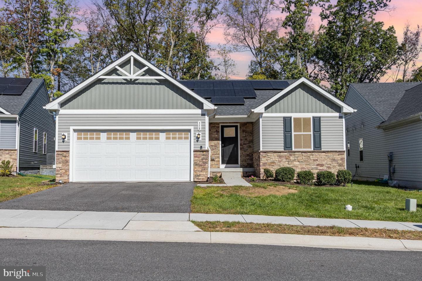 358 E Calvert Crossing photo 1