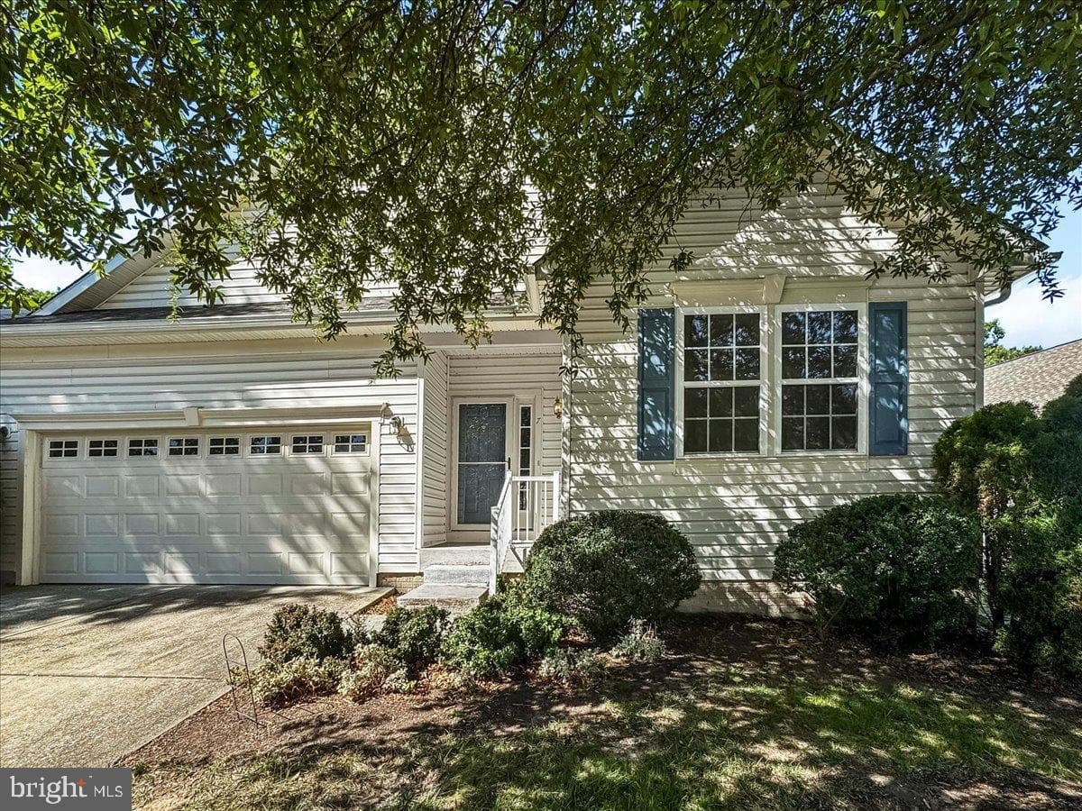 7 John Adams Lane photo 1