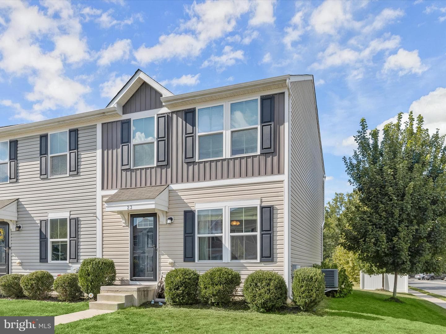 23 Karina Court photo 1