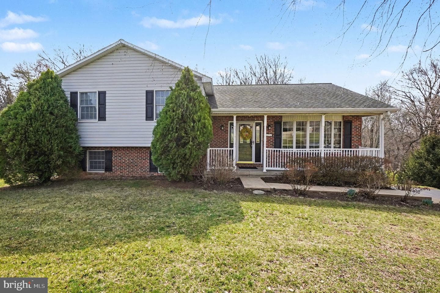 72 Cynthia Court photo 1