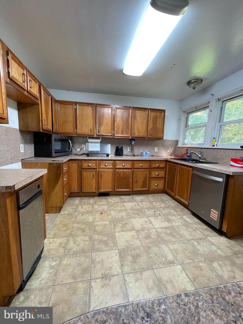 124 Woodall Road photo 1