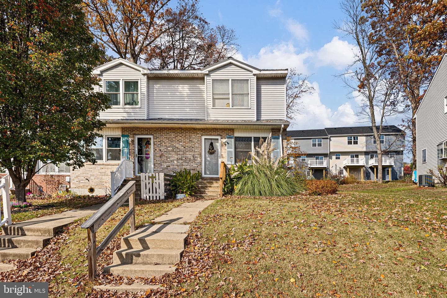 156 E Village Road photo 1