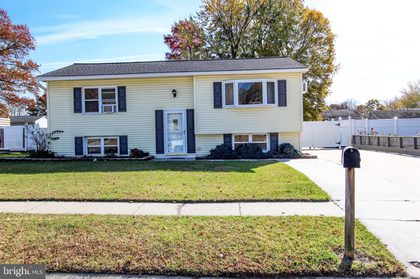 118 Midland Drive photo 1