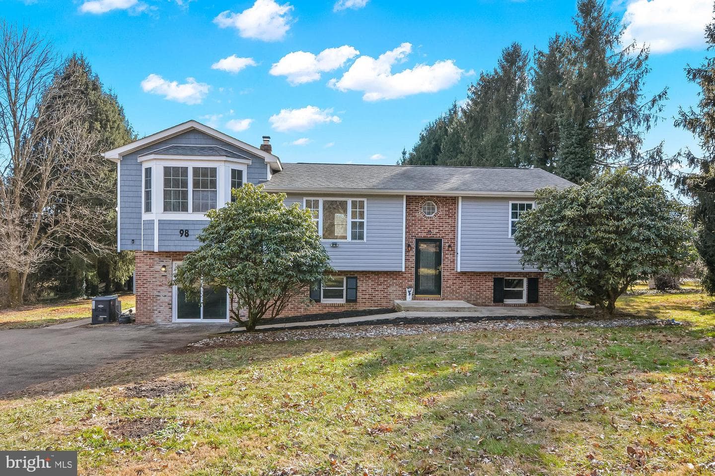 98 W Red Hill Road photo 1