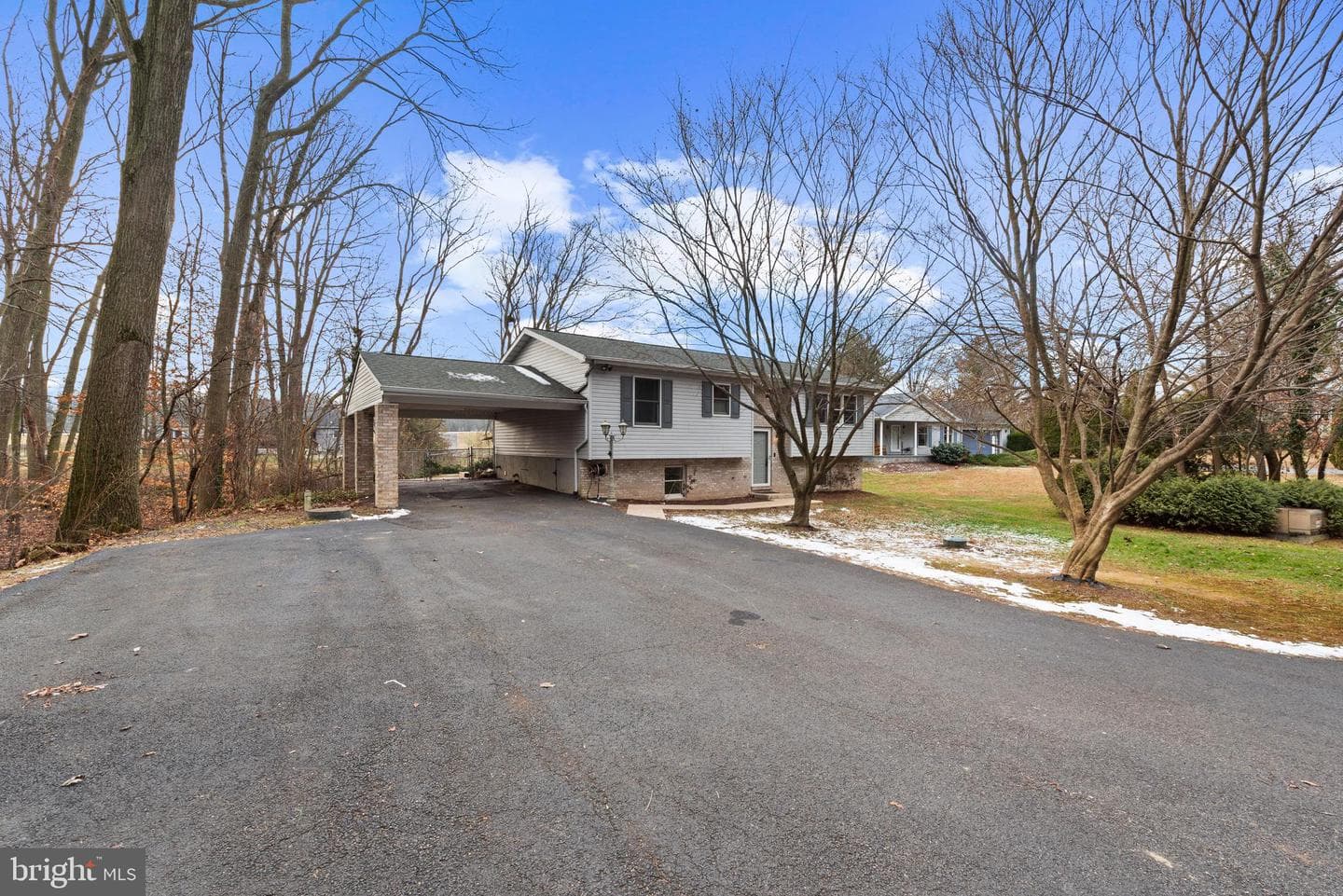64 East Drive photo 1