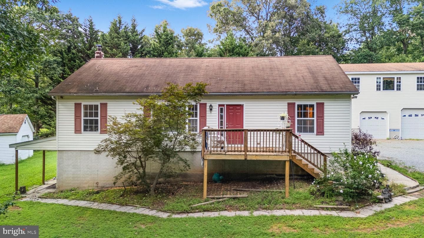 341 Goosemar Road photo 1