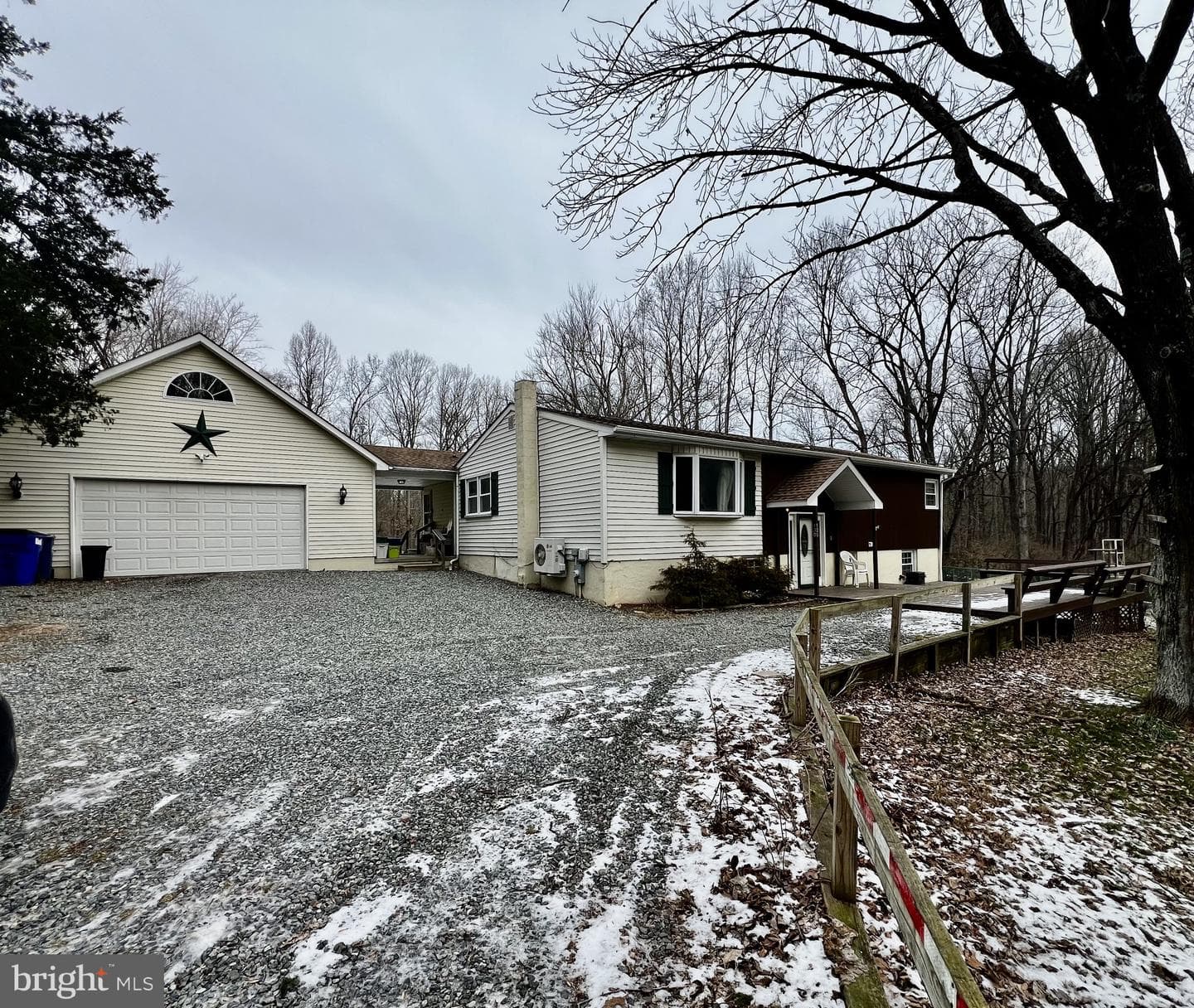 139 Carter Road photo 1