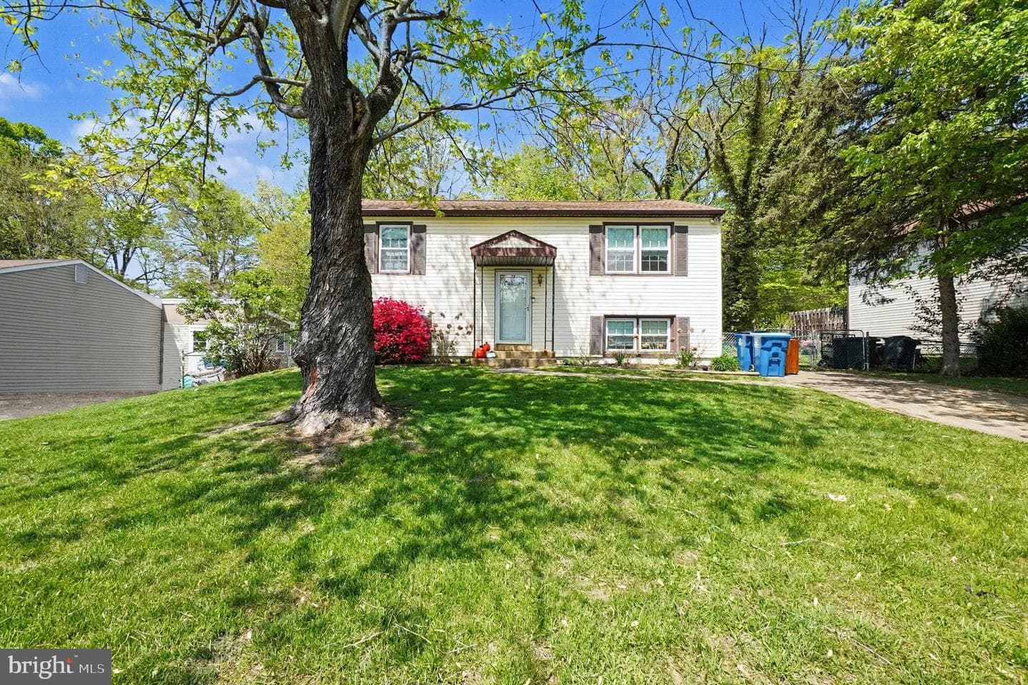 122 W Village Road